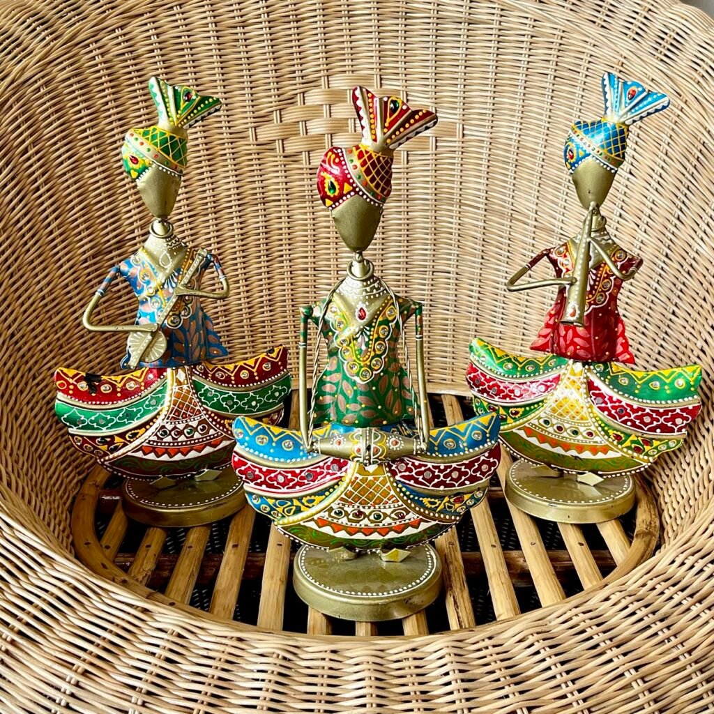 Home decor Hand-painted Metal Art Table Decor and Gift Products at Trinity Crafts, Kangra